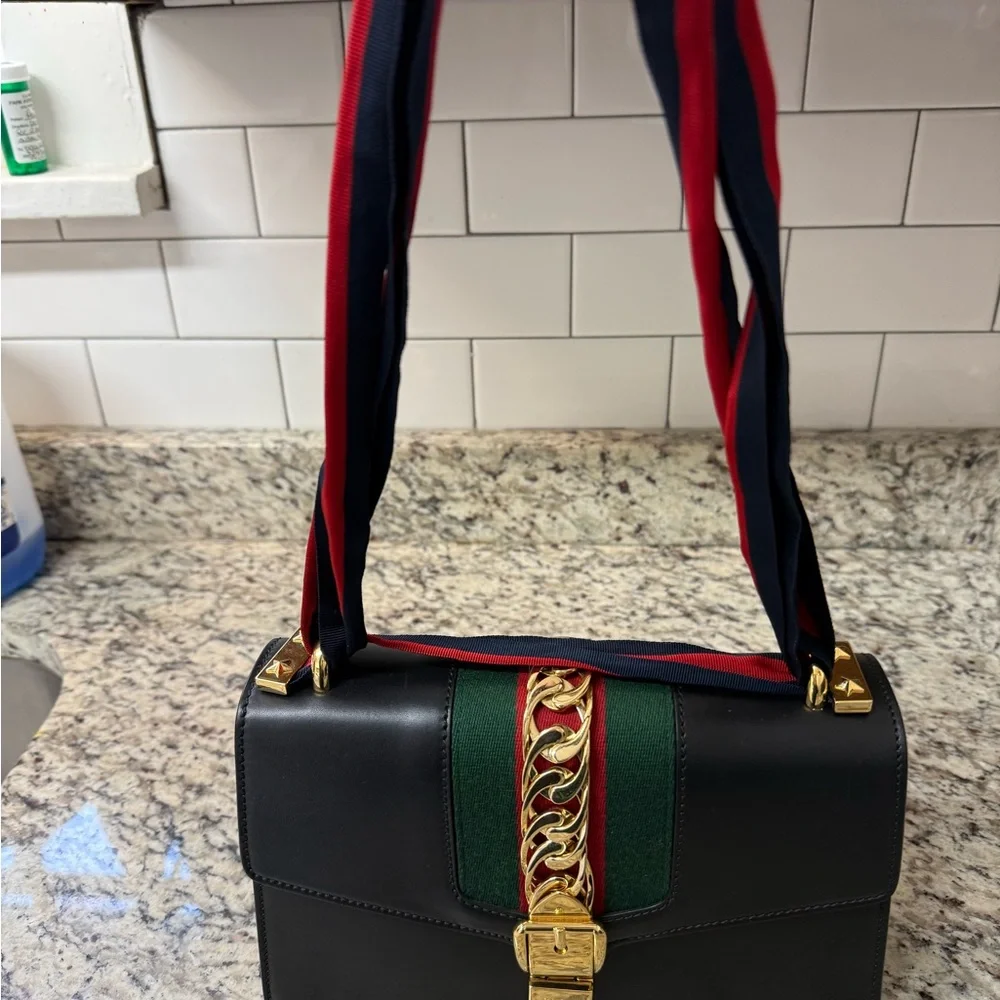 Gucci Navy Sylvie EUC - Picture 2 of 8